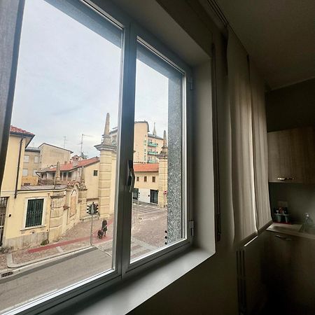 Casa Tito - Accogliente Monolocale A Due Passi Dalla Stazione Cesano Maderno Exterior foto